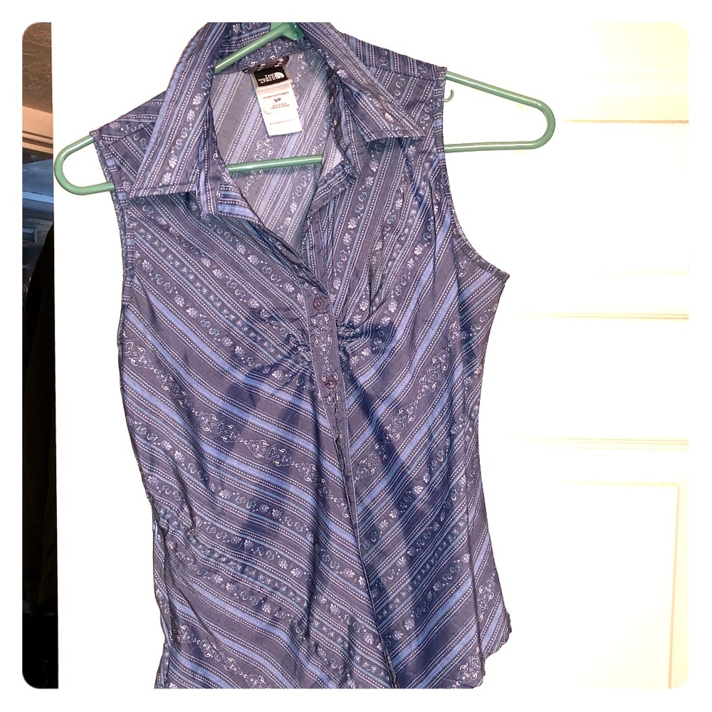 Women’s North Face sleeveless top size Small